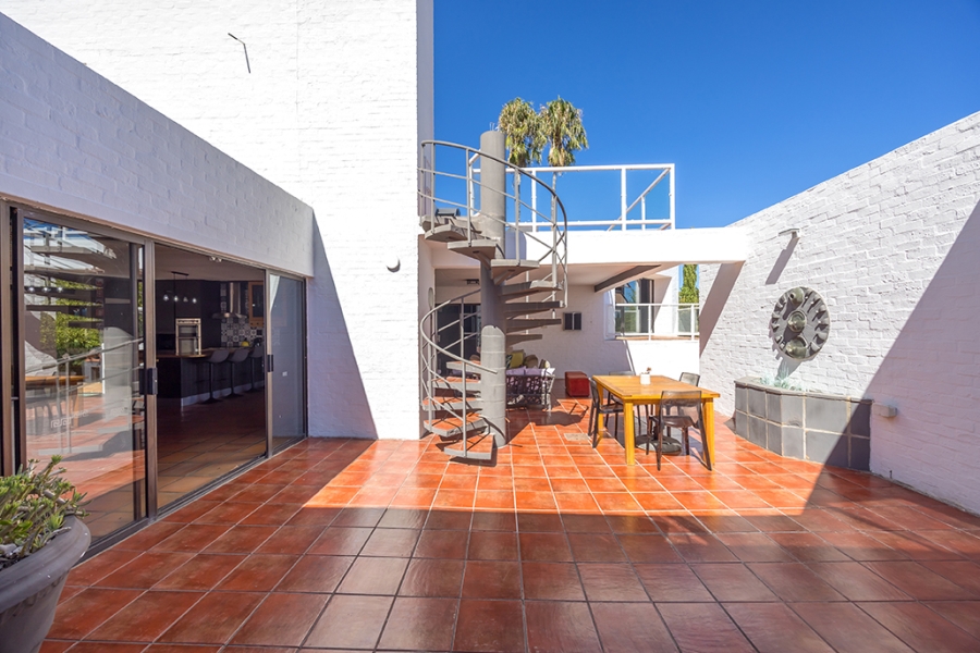 6 Bedroom Property for Sale in Brandwacht Western Cape